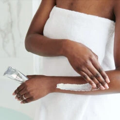 Olverum Body Polish Tube 12 Olverum Body Polish Tube -Korres Store 5060380380234 Body Polish 4 57681.1681733004