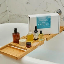 Bath & Unwind Bathing Box 13 Bath & Unwind Bathing Box -Korres Store BAU Christmas 2023 Bathing Box 026 47070.1695046226