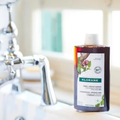 Klorane Quinine Shampoo -Korres Store EXT Klorane Quinine 2023 002 70160.1691497965