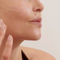 Balance Me Vitamin C Repair Serum -Korres Store Vitamin C Repair Serum 30ml 3 38561.1683902476