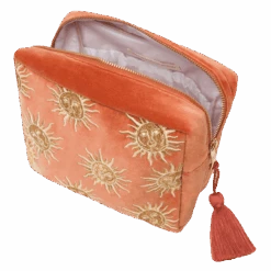 Elizabeth Scarlett Sun Goddess Rust Wash Bag -Korres Store rust sun goddess wash bag suns and arctic elizabethscarlett.com 004 24683.1674231647